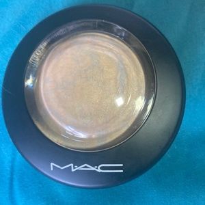 Mac brand makeup Ilia brand highlighteds -3Nard foundation -4 Estee lauder found